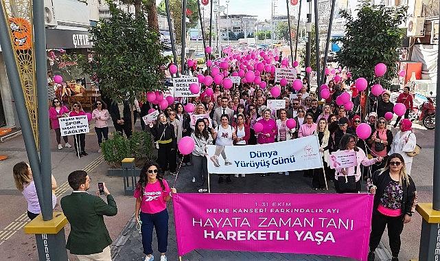 Menemenli bayanlardan pembe yürüyüş!