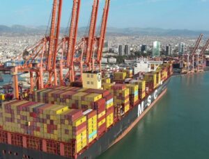 Mersin Uluslararası Limanı, Yeni Tamamlanan EMH2 Terminalinde İlk 400 Metrelik Mega Gemiyi Karşıladı