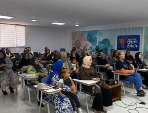 Narkotik polisinden annelere eğitim