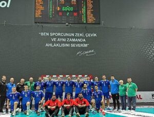 Nilüfer Belediyespor yoluna kayıpsız devam ediyor
