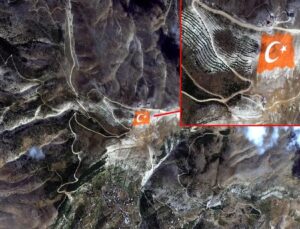 Onikişubat Belediyesi’nin dünyanın en büyük Türk Bayrağı uzaydan görüntülendi