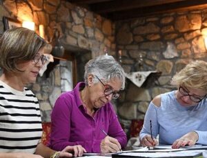 Osmangazi’de Minyatür Sanatı Bayan Eliyle Hayat Buluyor
