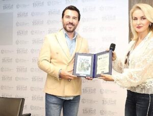 Şair Arslan, sevilen yapıtlarıyla Kitap Fuarı’nda