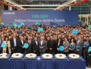 Siemens Türkiye, Gebze Fabrikası’nda 100.000’inci Orta Gerilim Panosunu Üretti