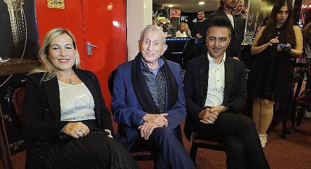 Tiyatro Efsanesinden Rekor: Haldun Dormen 98 Yaşında Direktör Koltuğunda!