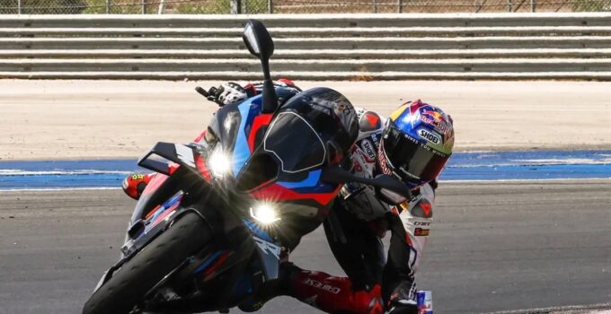 Toprak Razgatlıoğlu Üçüncü Kez Dünya Superbike Şampiyonu Oldu