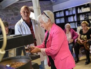 Torunlara kahve kelamı: İleri yaş baristalar iş başında