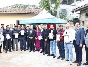 Ürünlü’de 275 hak sahibine imarlı tapu sevinci
