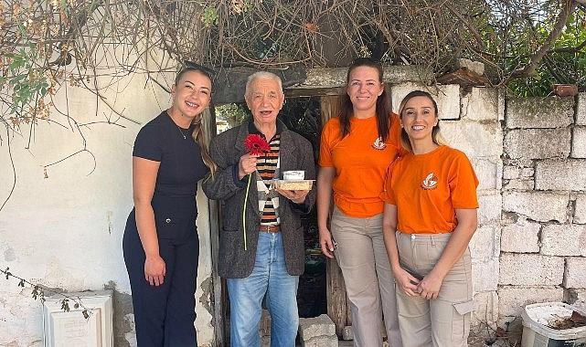 Yaşlılar Haftası’nda Güzelbahçeli gençlerden manalı ziyaretler