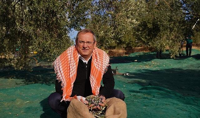 “Yerin Altının Değil, Üstünün Daha Değerli Olduğuna İnanıyorum” diyen Lider Mesut Ergin: “Zeytinyağı Ayvalık’ın Vazgeçilmez Bir Kültürüdür”