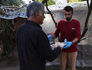 Alanya Aşevi’nden gereksinim sahiplerine günde 2 öğün sıcak yemek