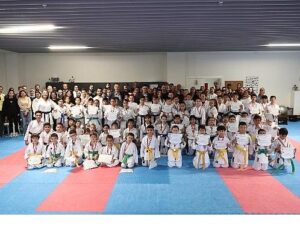 Aliağa Belediyesi Karate Kursunda 75 Sportmen Yeni Nesline Kavuştu