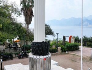 Antalya Büyükşehir Belediyesi’nde Şehitlere Saygı