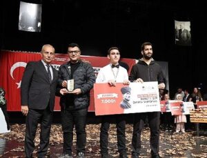 Ata’ya Hasret Şiir Okuma Müsabakası’nda Hisli Anlar Yaşandı