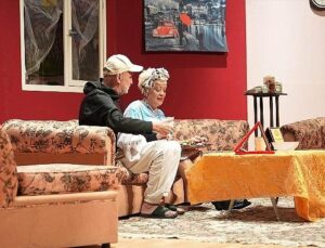 “Babam Geri Döndü” tiyatro oyunu Keçiören’de büyük ilgi gördü