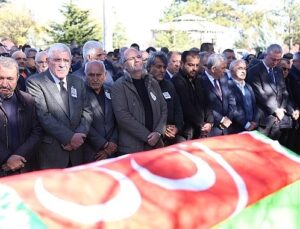 Belediye Başkanı Rasim Arı, Sahir Solmaz’ın Cenaze Merasimine Katıldı