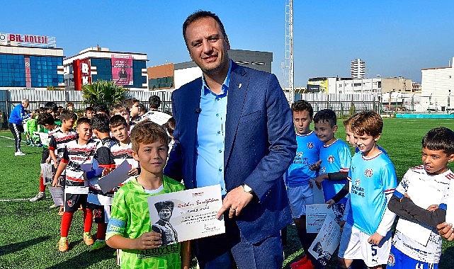 Bornovalı minikler 10 Kasım anısına gayret etti