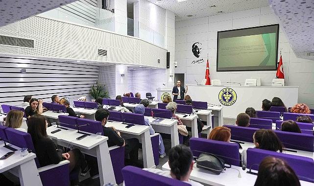 Buca Belediyesi’nden manalı adım: Çalışanlarına otizm farkındalık eğitimi verdi