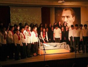 Burhaniye’de Ata’ya Özel Anma Programı Gerçekleşti