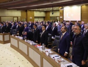 Bursa Büyükşehir Belediye Meclisi’nden Şehitlere Saygı Duruşu
