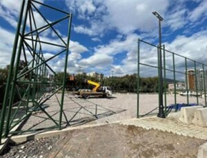 Büyükşehir’den gençlere beş yeni halı saha