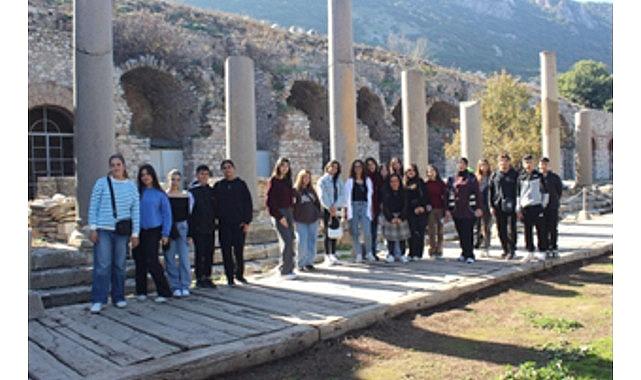 Büyükşehir’den öğrencilere tarih ve müzik molası