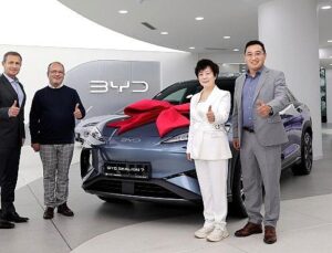 BYD Lider Yardımcısı Stella Li, Türkiye’de Birinci SEALION 7 Teslimatını Gerçekleştirdi