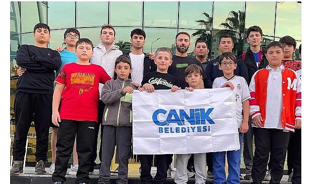 Canikli Atletlerden Şampiyonaya Damga