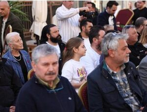 Çeşme Belediyesi, Balıkçılar ve Terziler Sokağı yenileme projesini esnafla paylaştı