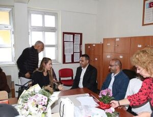 “Çiğli Belediyesi’nden Öğretmenler Günü’nde Manalı Kutlama”