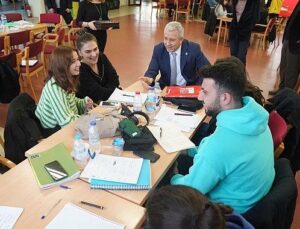 Egeli gençlerin vazgeçilmez yeri: Ege Üniversitesi Merkez Kütüphanesi