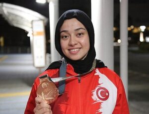Esma Gökülü, İşitme Engelliler Olimpiyatlarında Bronz Madalya Alarak Ülkemizin Gururu Oldu
