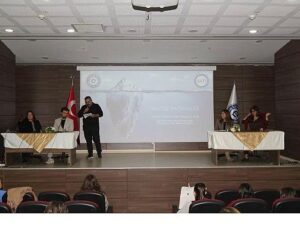 EÜ’de bağımlılık Sosyoloji kısmının düzenlediği panel ile her tarafıyla ele alındı