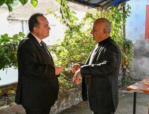 Fatih Mahallesi Dönüşüyor: Lider Besim Dutlulu Vatandaşlarla Buluştu