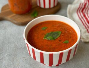 Fesleğenli Domates Sos