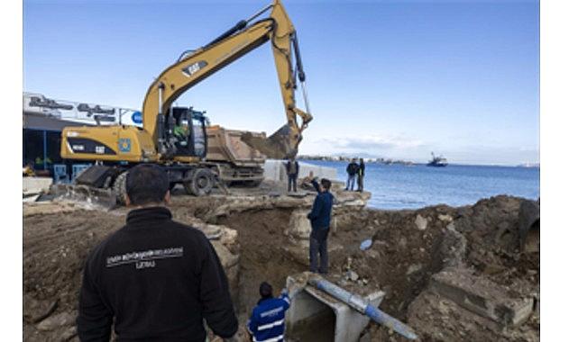 Foça’da dere yatağına yapılan kanal taşkını önledi