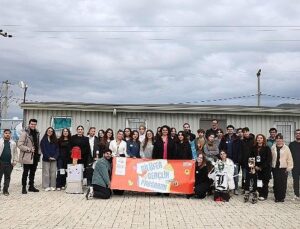 Gençler iklim krizini tabiatta ele aldı