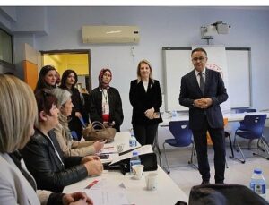 Hayat Uzunluğu Öğrenmede Yeni Yol Haritası: İzmir’de Vizyoner Çalıştay Gerçekleştirildi