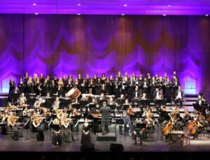 İDSO DenizBank Konserleri’nde Ulu Önder’e “Son Veda” ile Saygı Duruşu