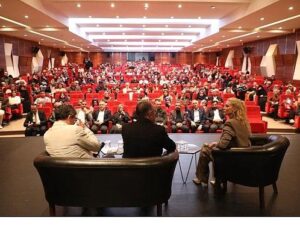 İnegöl Kitap Günleri Tüm Coşkusuyla Sürüyor