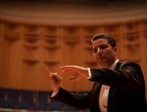 İstanbul Devlet Senfoni Orkestrası DenizBank Konserleri’nde bu hafta: Ulu Öncü’ye “Son Veda” ile hürmet duruşu