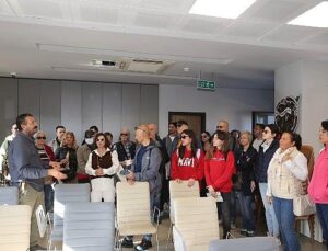 İzmirli Turist Rehberlerinden Efes Tarlası Ömür Köyü’ne Eğitim Ziyareti