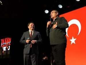 Kadıköy’de Öğretmenler Günü Sunay Akın Gösterisiyle Kutlandı