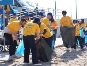 Kadıköy’de Sahil Temizliği