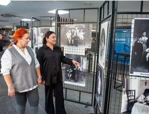 Karşıyaka Belediyesi’nden fotoğraf tarihine ışık tutan stant