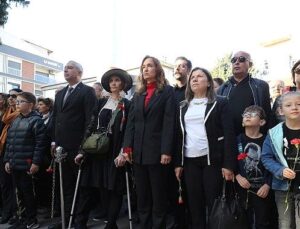 Karşıyaka tek yürek oldu, Ata’ya selam durdu!