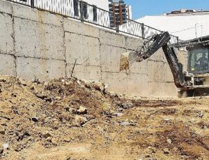 Karşıyaka’da yol bakım çalışmaları sürat kesmiyor