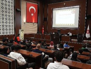 Keçiören Belediyesi’nde staj yapan öğrencilere oryantasyon eğitimi verildi