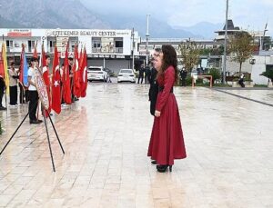 Kemer’de Öğretmenler Günü merasimi