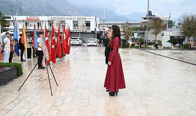 Kemer’de Öğretmenler Günü merasimi